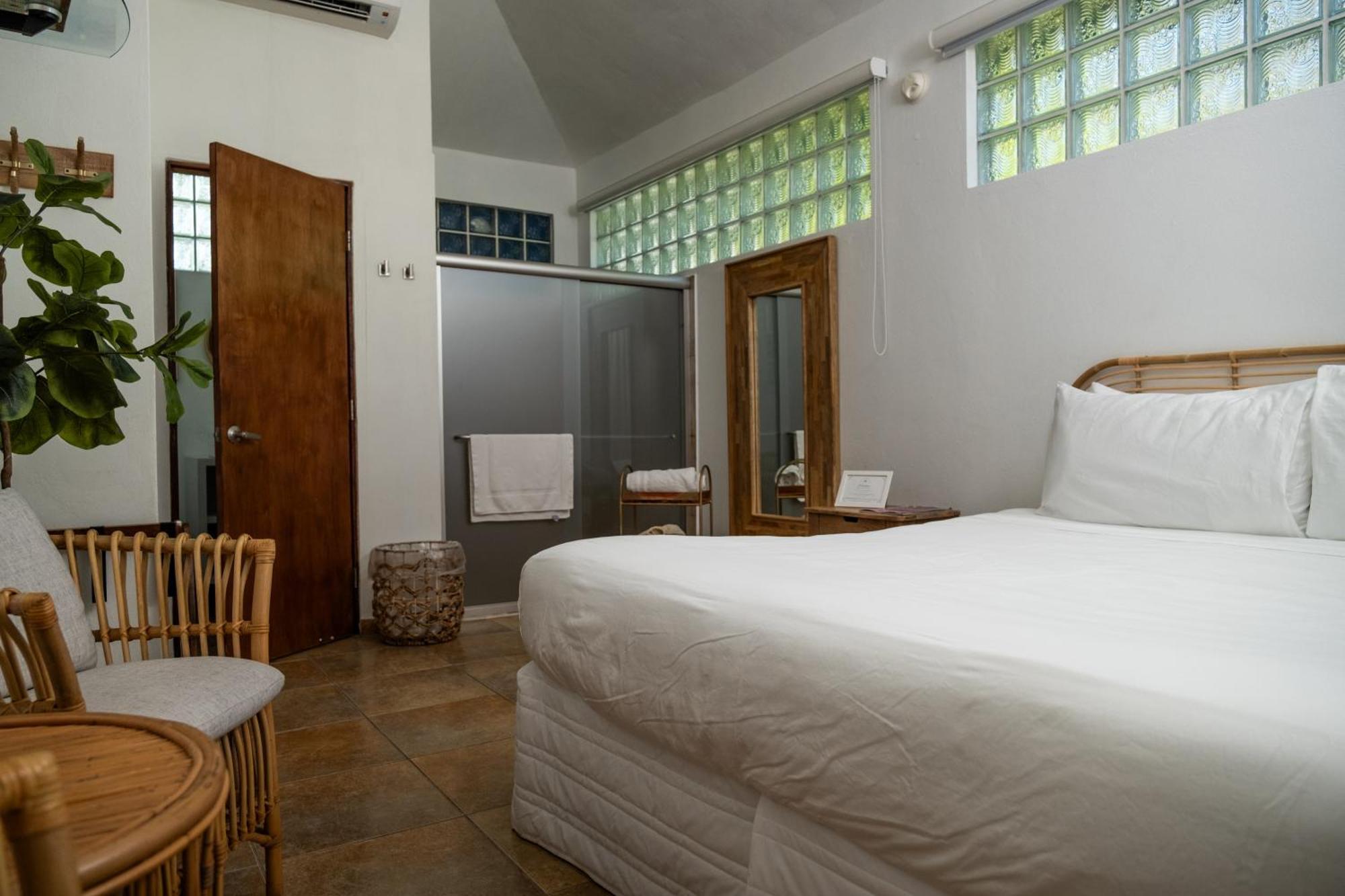 Turtle Bay Inn Lajas Exterior photo